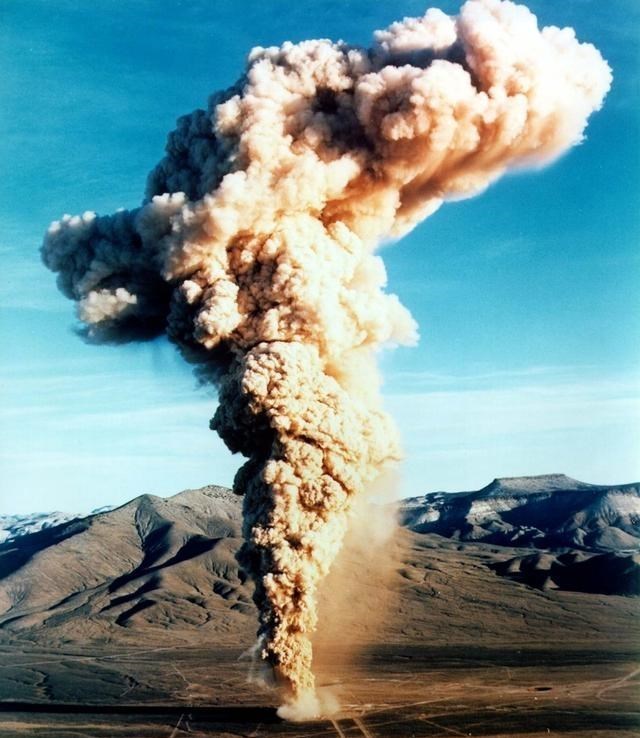 罗布泊 恐怖的罗布泊，曾经的核武实验基地，如今“复活”将养活上亿人