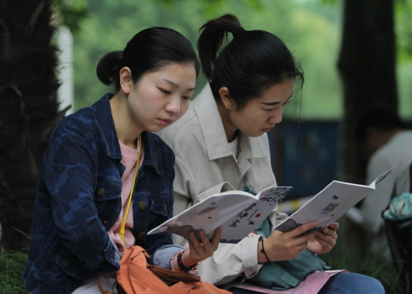 大学生|家长眼中的职业“鄙视链”，公务员排名情理之中，医生勉强能入眼