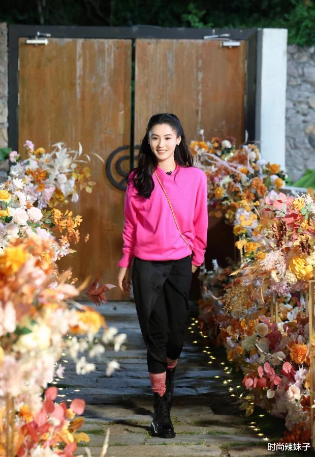 张柏芝|张柏芝穿衣新潮大胆，印花薄透丝秀傲人身材，哪像41岁辣妈