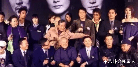 刘德华|梁朝伟认他做干爹，刘德华是他的关门弟子，连大佬向华强都对他毕恭毕敬