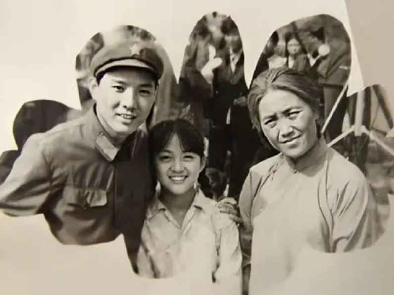 海霞|央视国脸海霞：27年主持零失误，嫁大11岁清华教授，活成人生赢家