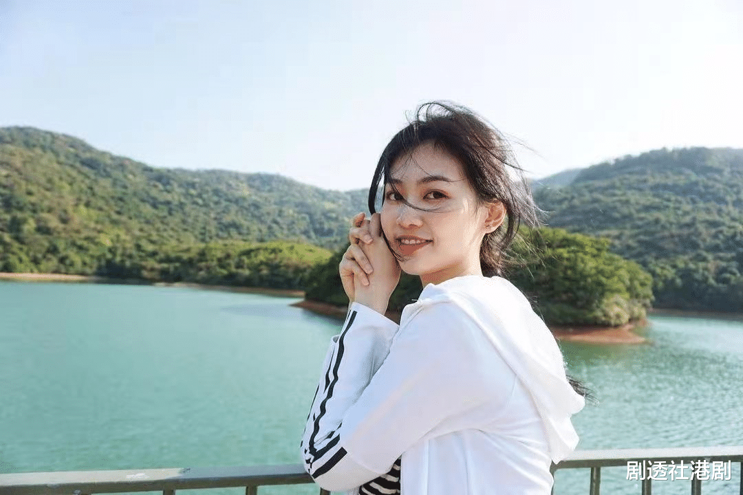 TVB|“港版周子瑜”被曝恋上TVB小鲜肉,男方极力否认:事业为先