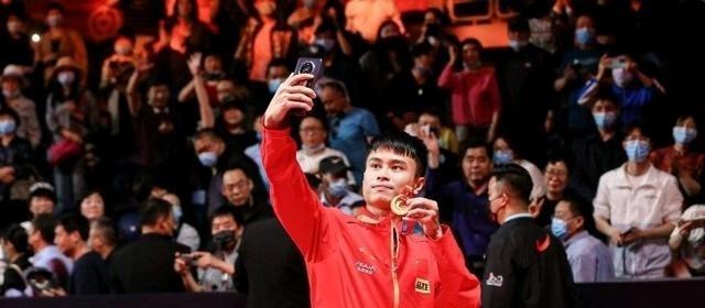 周启豪|若周启豪与孙颖莎排名一样，樊振东也会像陈梦一样，顺利夺冠