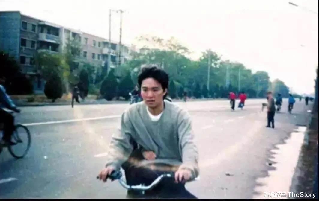 朱茵|不互撕、不翻脸,相亲相爱30年,她们打了多少塑料姐妹花的脸?