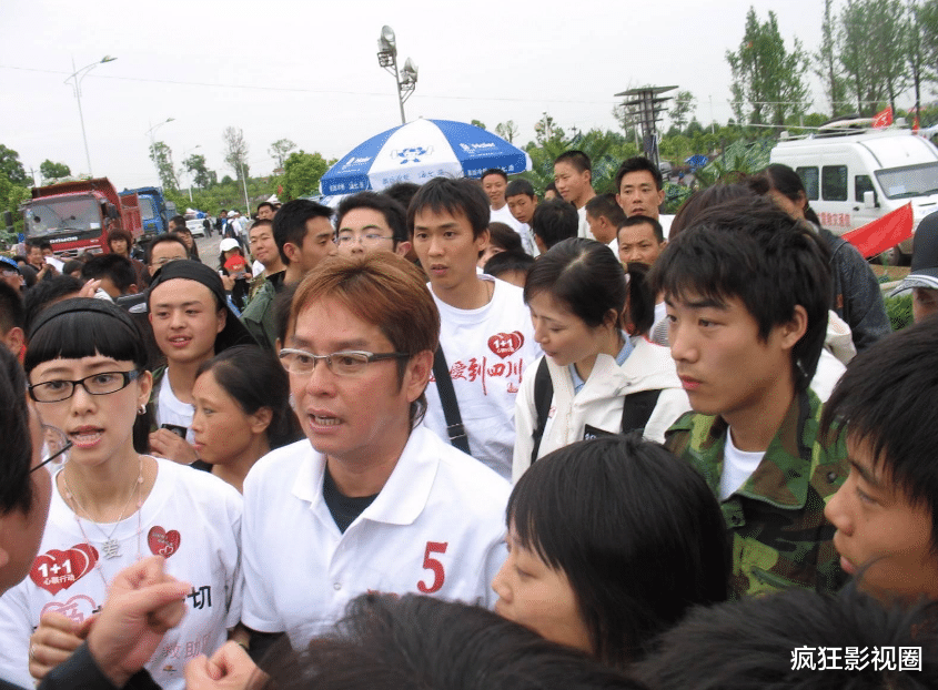 马伊琍|汶川地震13年，那些曾经到一线救灾的明星，如今怎样了？