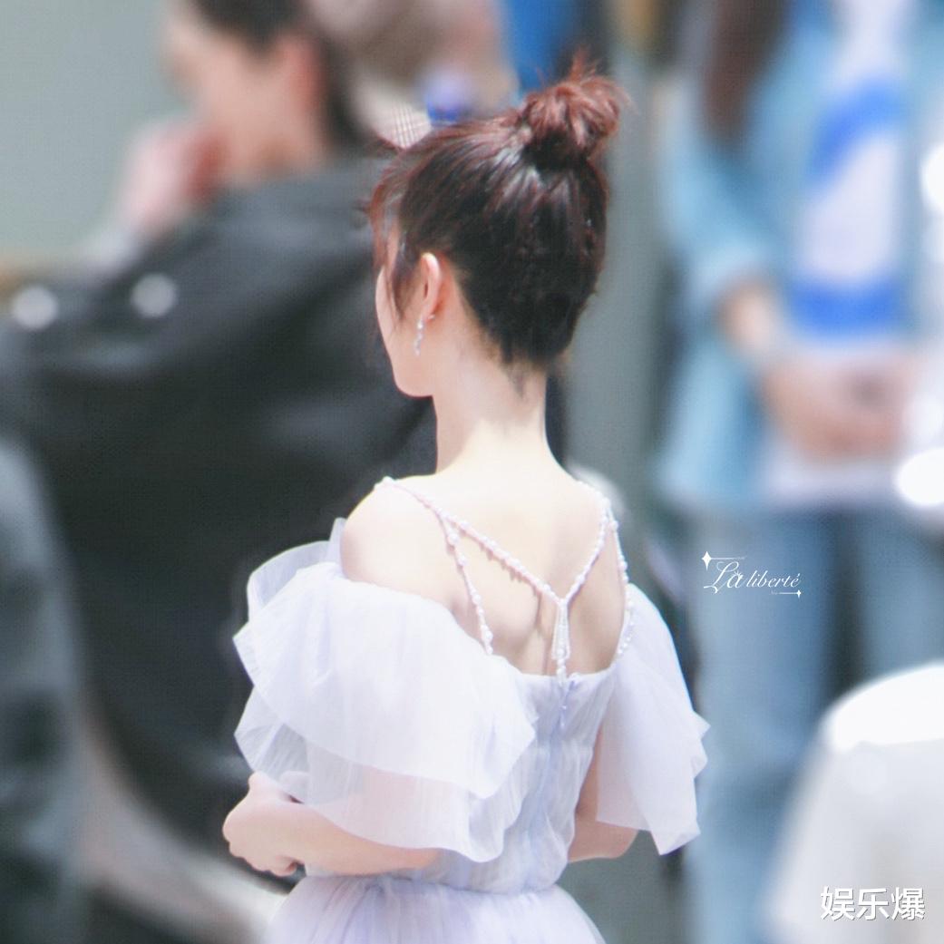 杨紫|杨紫新综艺路透曝光，仙女风和民国风任意切换，却意外撞衫娜扎