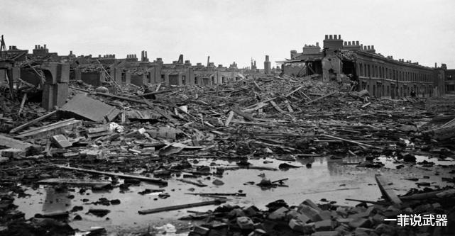 |二战哪国输得最惨?这个国家男性差点被打光,大街上全是女人