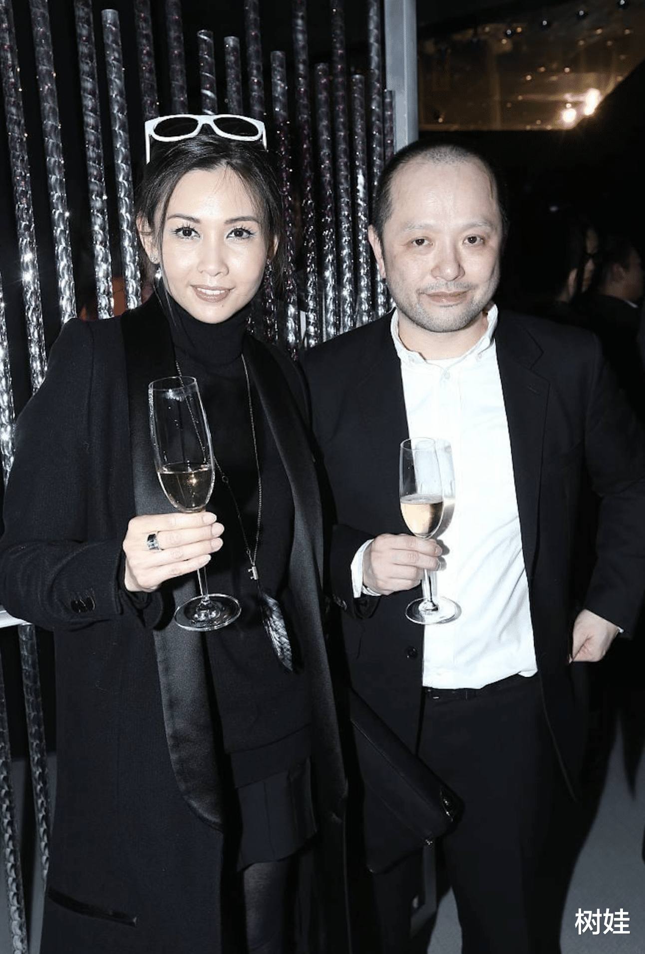 私有化|邱淑贞丈夫上市公司正式退市，连年亏损大，16年服装王国一分为二