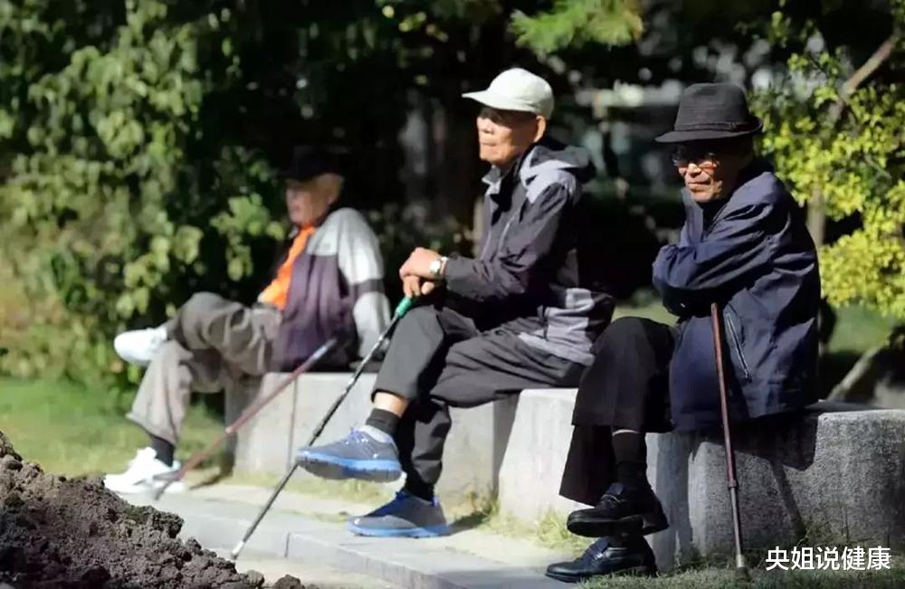 央姐说健康|亲人在去世前会有哪些征兆？四种情况出现时，多花一些时间陪伴吧