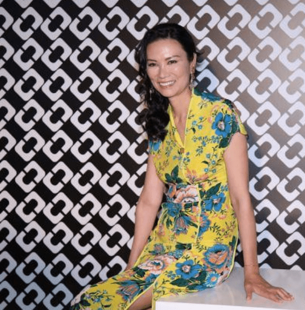 潮流前沿|邓文迪气质无敌了，一条“桌布”裙穿出满满国际范，沙漏身材太赞