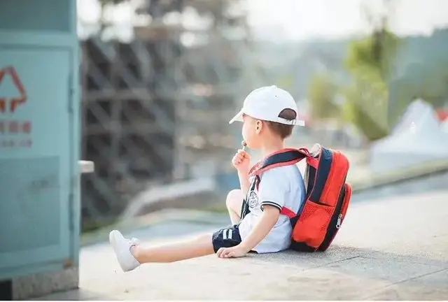 那群妈妈|“妈妈，我再玩十分钟，不然不写作业！”当孩子开始和你谈条件，你会怎么做？