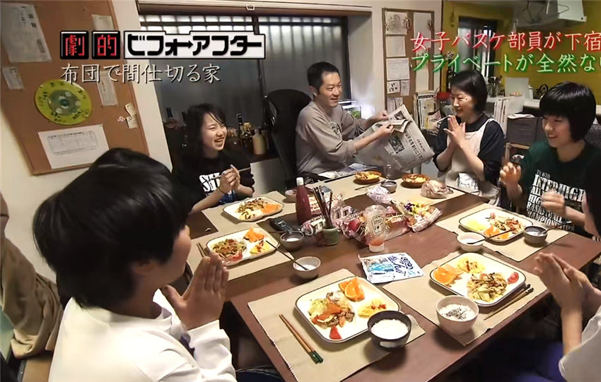 日本五个女生共睡一屋,用棉被隔开当房间,过着极致蜗居的生活