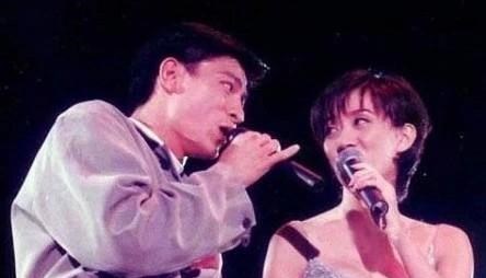 刘德华|23年“隐形人”，容忍丈夫花边新闻，朱丽倩为刘德华的付出有点大