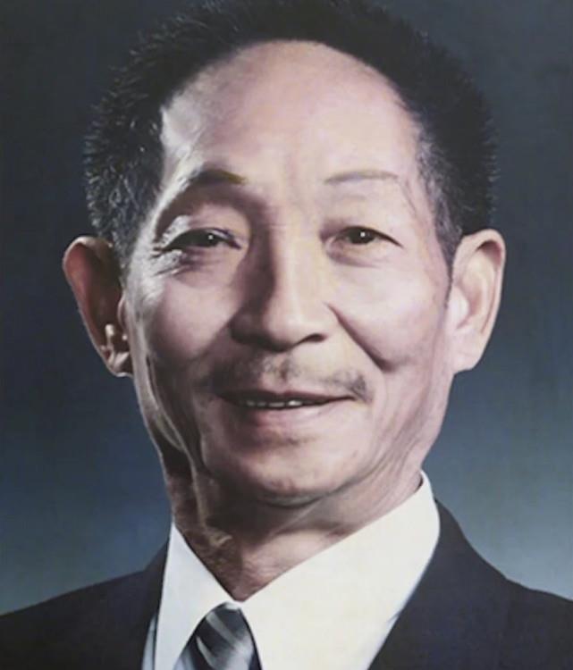 娱乐高高高守 袁隆平告别仪式公开，庄严肃穆，哀乐低回，遗体安卧鲜花翠柏丛中