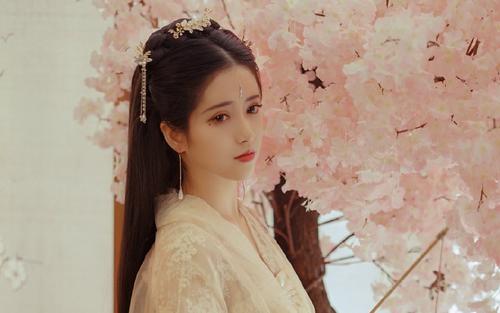 卜师傅八字命理|身强有财，财星又离日干近的人，经济生活必然水平不会低了！