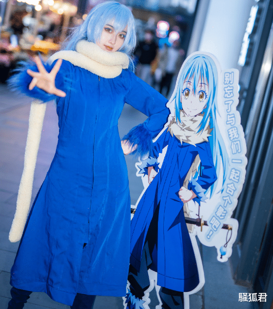 二次元|漫展事件频出暴击二次元风评,妹纸用实力COS快闪万达,惊呆路人