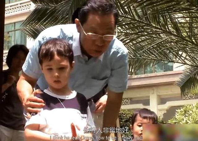 爱马仕|穿爱马仕、嫁给外国人，钟南山的儿女哪里得罪你们了？