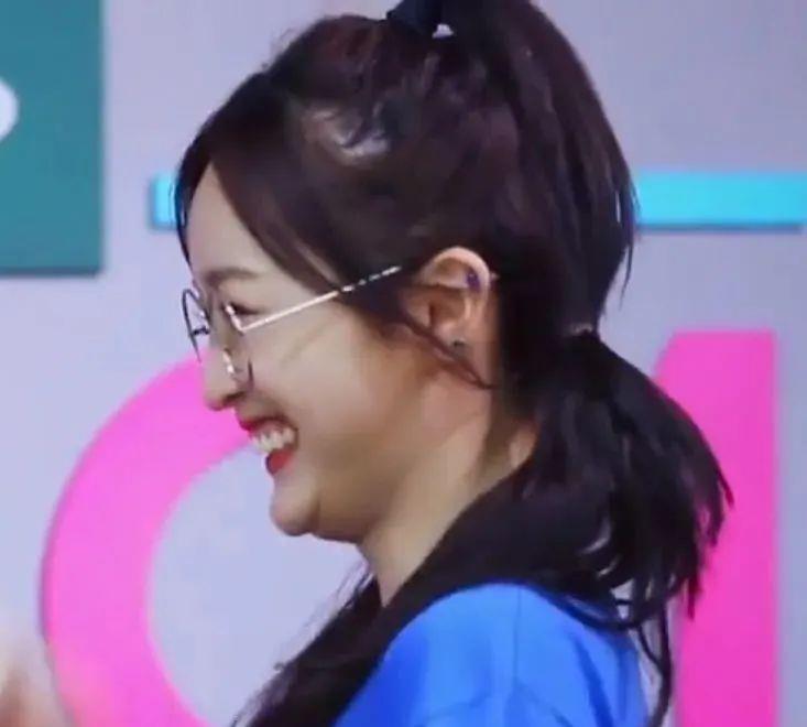 蓝盈莹|林依晨短下巴，蓝盈莹凹脸面，这9位女星侧面不如正面