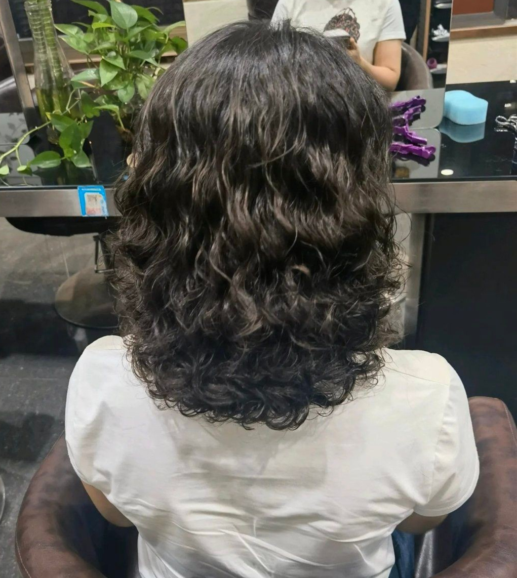 洗面奶 60岁女人烫什么发型好看?这9款时髦洋气卷发,端庄大气又减龄