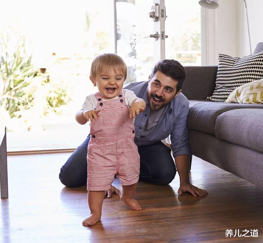 养儿之道|缺钙的宝宝，睡觉时身体会发出四个信号，常被宝妈误认为不安分