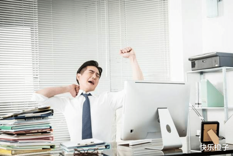 快乐橙子 39岁男人:一次出差意外跟女领导发生关系,这个事要告诉妻子吗?