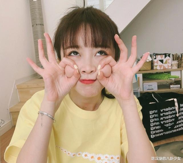 成龙|莉哥偿清2亿违约金后高调复出，最新视频认不出，被嘲泪沟明显清纯感全无