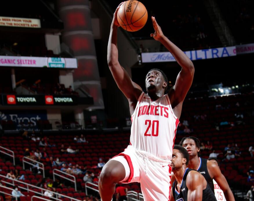 火箭队|火箭赢球却传坏消息！16+5新援受伤退场，刚签合同就遭伤病魔咒