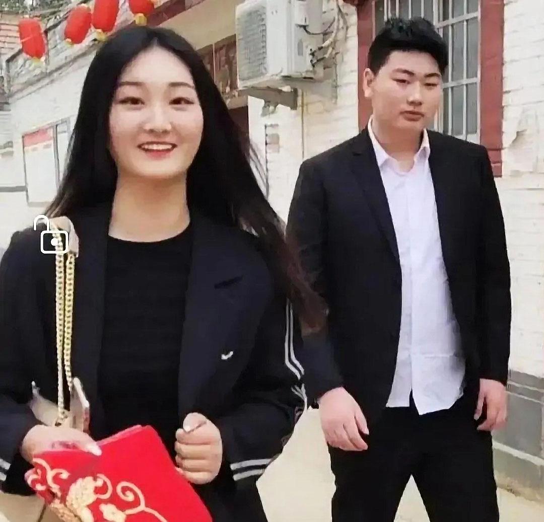 教育为本|“委屈”的陈亚楠：直播被骂、写悔过书，大衣哥的回应更令她尴尬