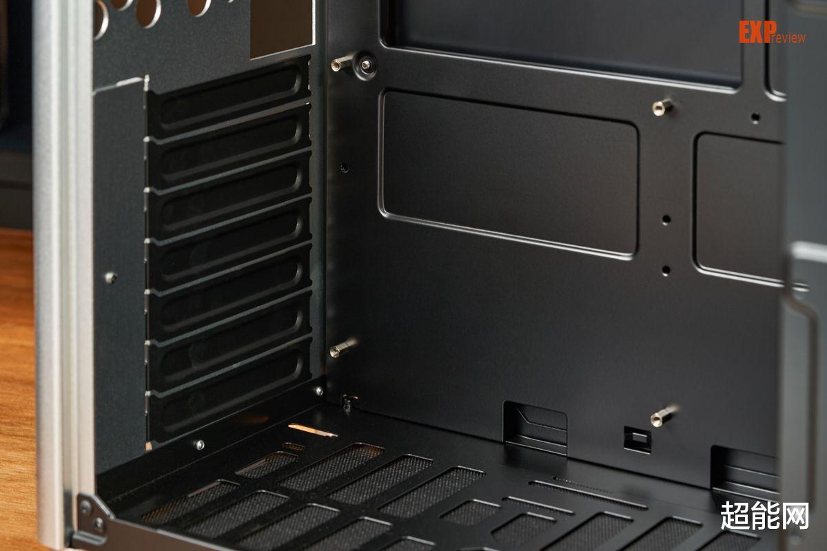 机箱|乔思伯D40机箱评测：紧凑性兼容性皆可兼得