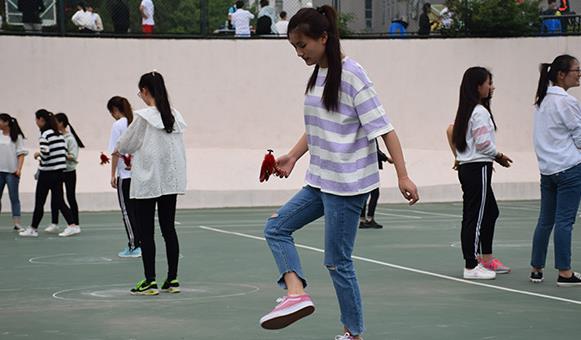 考研|学生考研前后变化大，猪猪女孩变邋遢大妈，好似反向整了容