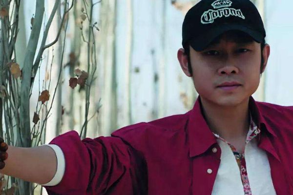 刀郎|从家喻户晓到销声匿迹，刀郎得罪了谁？他的消失扯下了娱圈遮羞布