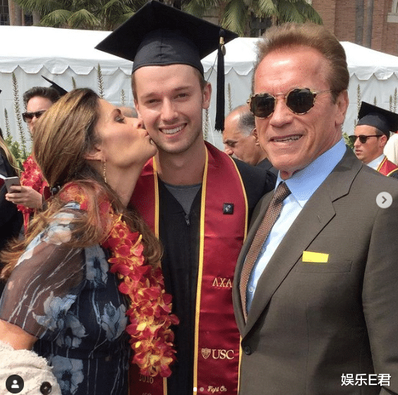 阿诺德·施瓦辛格|施瓦辛格私生子模仿老爸秀肌肉，自知颜值不高，欲靠身材出道做明星