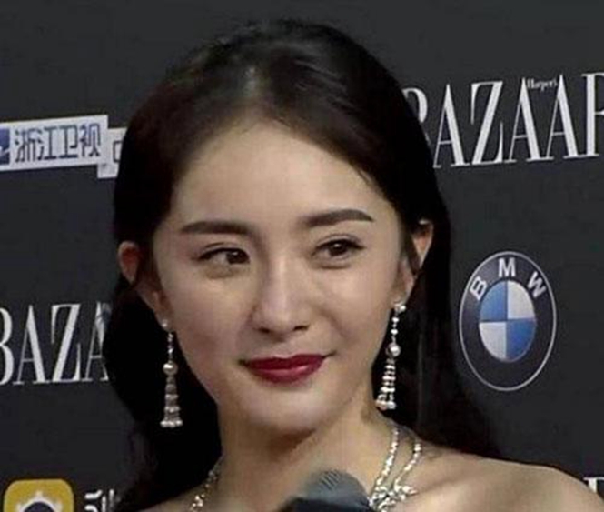 赵丽颖|生图下的女星有多吓人：年长十岁不算什么，看了赵丽颖瞬间想脱粉