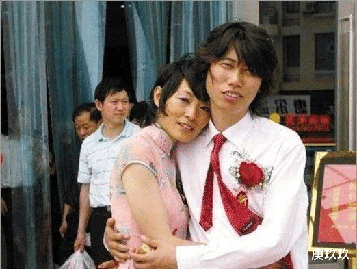 大S|2009年，陈琳留给母亲一张30万的存折后，从九楼一跃而下结束了自己的生命