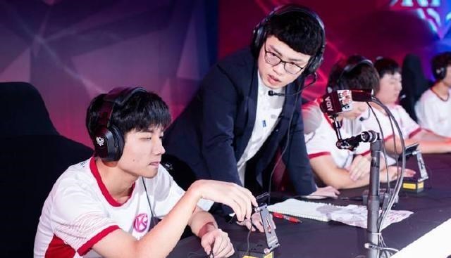 小翔很忙|墙倒众人推？QGhappy口碑彻底崩塌，俩重开一暂停，都不是很厚道