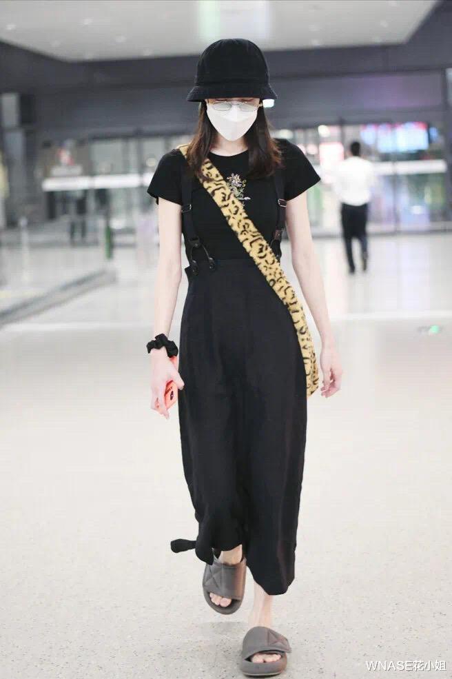 WNASE花小姐|别小看今夏这3双“丑凉鞋”！看着一般，上脚超舒服好看