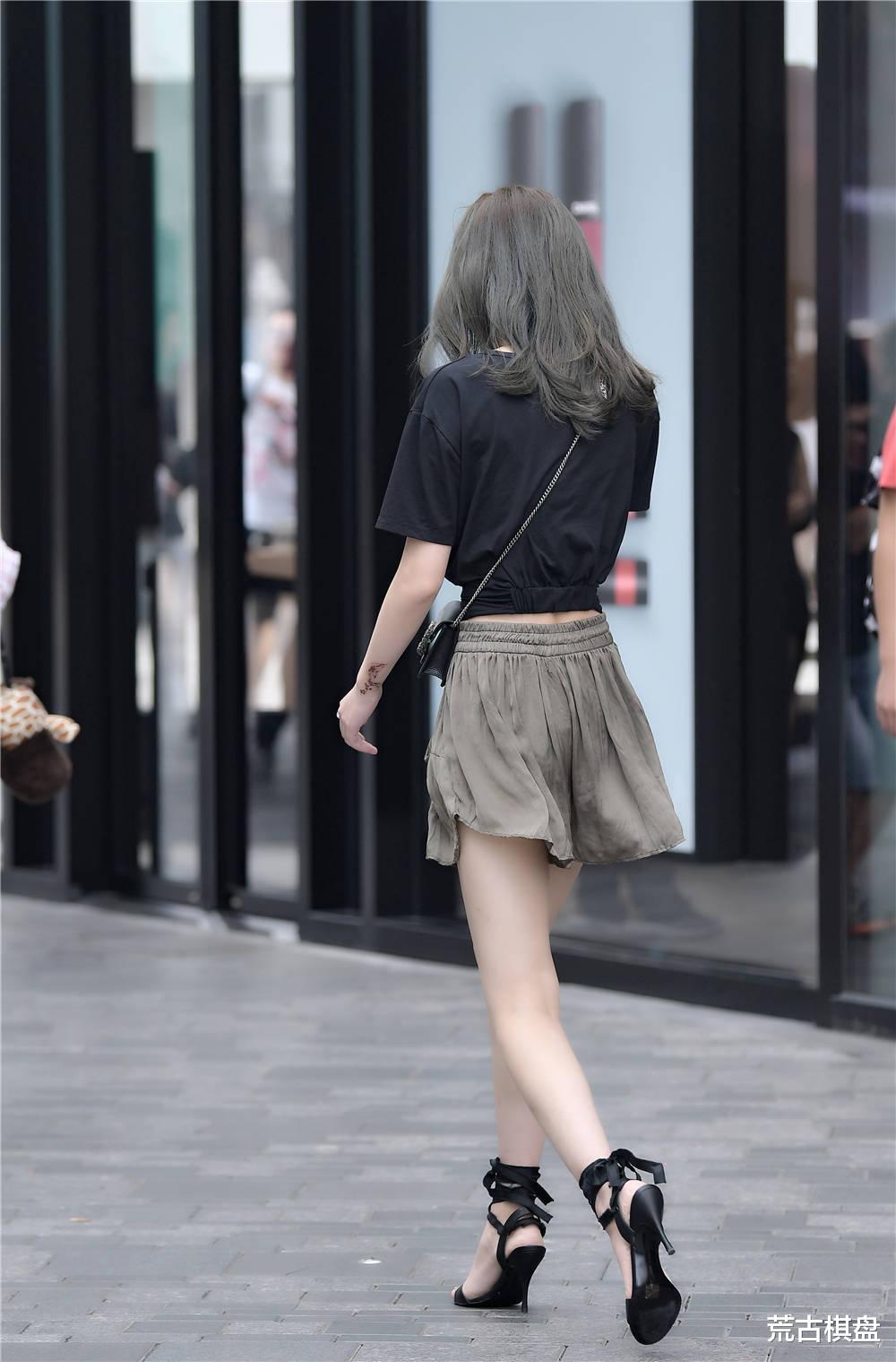 荒古棋盘|从少女到女人的改变,真的就是一双高跟鞋,有了两种不同变化