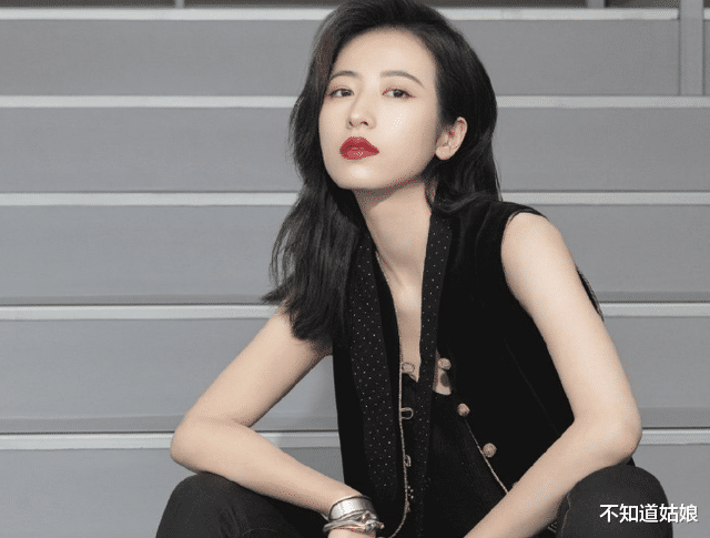 肖战|开车进故宫，和肖战是死党，她终于要凭借这部剧火了吗？