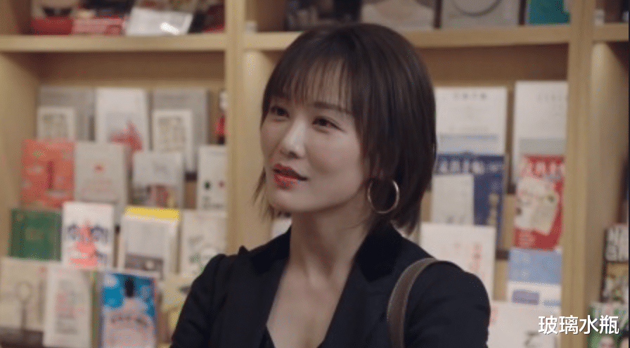 整容|嘴歪脸肿，一做表情就“尴尬”，实力派女明星也被“整容脸”拖累