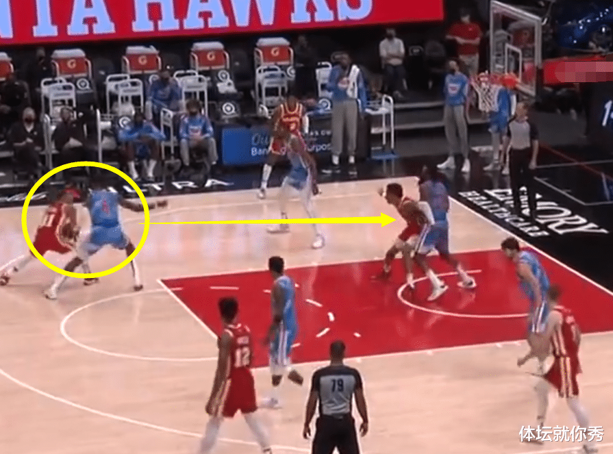 詹姆斯·哈登|默契！仅剩4秒还要强打，2米06壮汉硬吃哈登，3秒后KD看不下去了