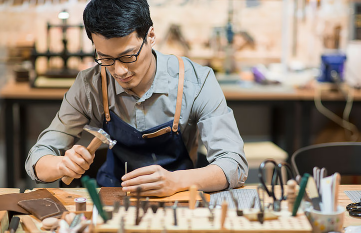 职业年金|高级技工缺口超2200万，本科毕业后却难就业，读书无用再引争议