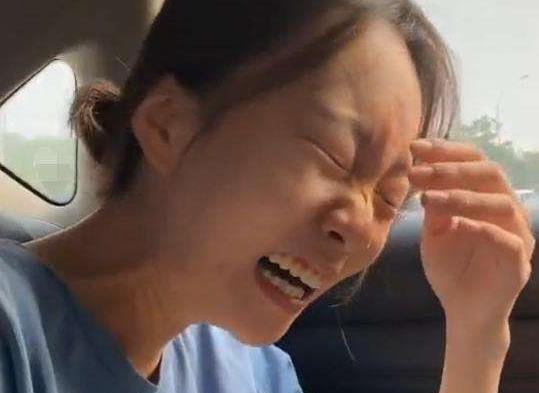 明星素颜|“贝勒爷”粉丝千万，每天却素颜拖鞋出镜，真正的职业才让人羡慕