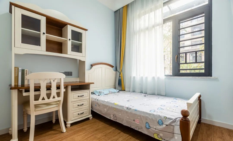 |170平米新中式风装修案例，客餐厅一体化设计，典雅端庄