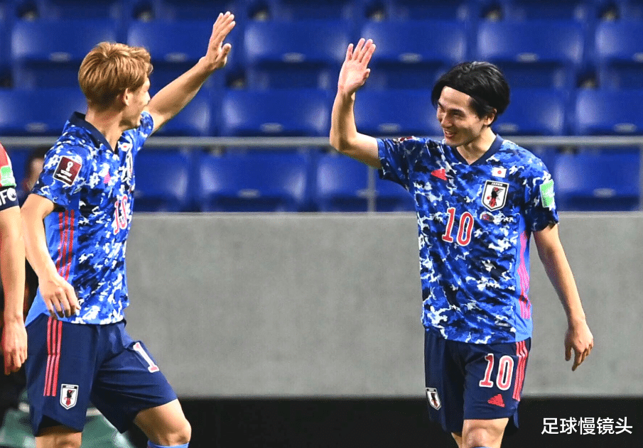 日本队|从1-1到1-4！前亚洲冠军狂飙，创3大纪录，国足收大礼：保住第7