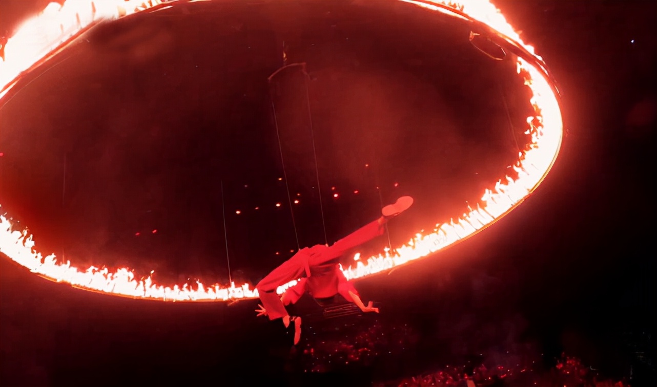 李响|《披荆斩棘》：李响空中起舞看哭观众，但他最终还是败给了人气