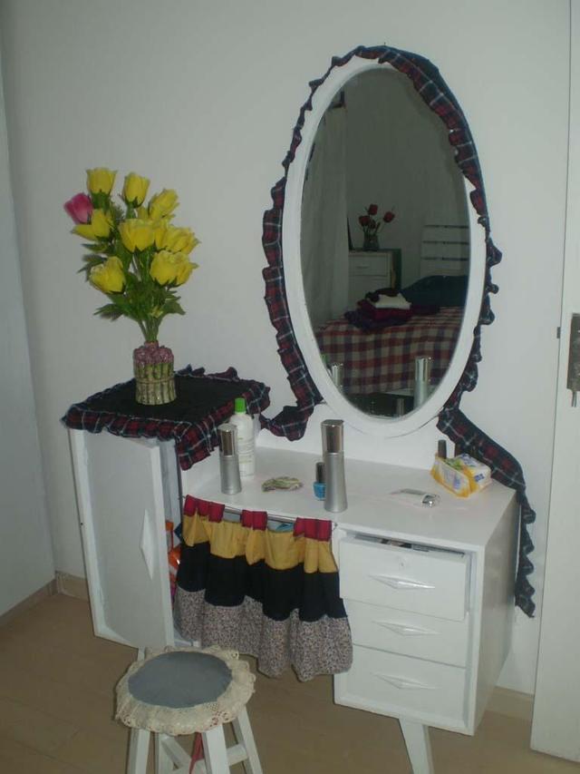 |抠门表嫂3.2万装修新房,满屋破布似灵堂,客厅灯具好瘆人