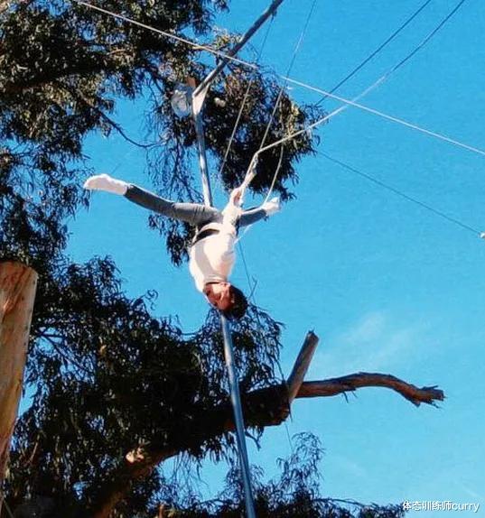 体态训练师curry|98岁活成18岁少女模样，这个女人让全世界惊艳、折服！