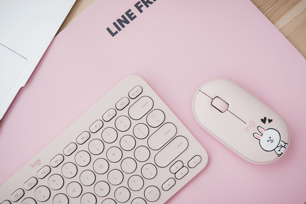 专属的iPad罗技LINE FRIENDS套装来了，可爱的粉色由不得你不喜欢