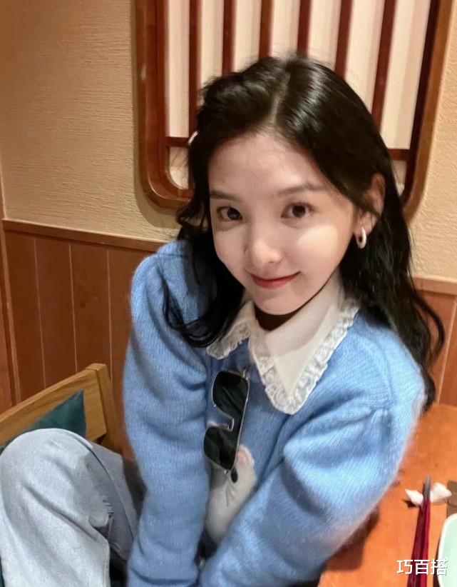 巧百搭 章若楠太适合穿毛衣了！圆领V领高领开衫都能驾驭，上身效果超美