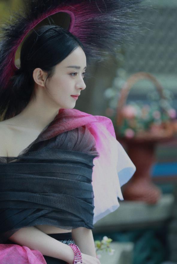 育妈计|女人果然要靠自己!赵丽颖离开冯绍峰后越变越美,身材更好得犯规